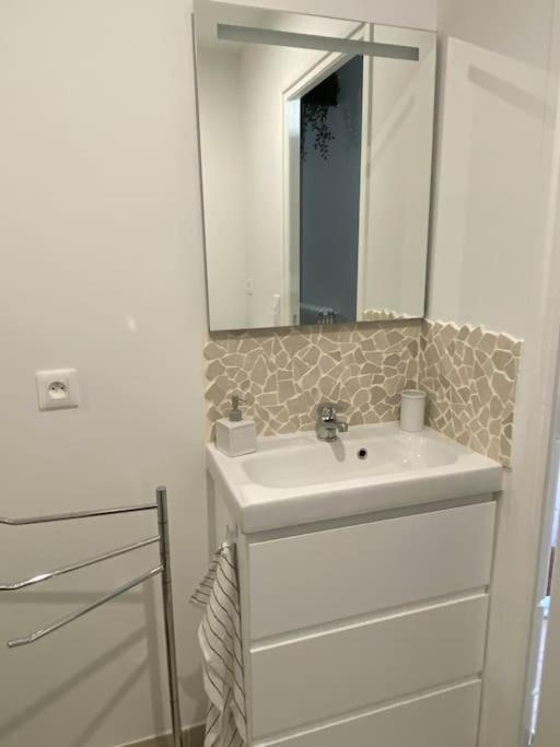Appart Renove En Duplex Avec Terrasse Et Garage Bouleurs Exterior foto